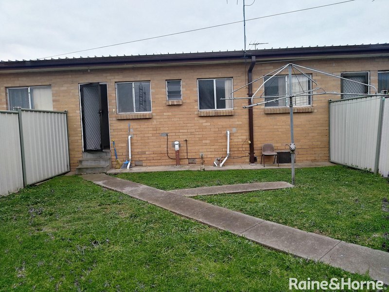 Photo - 2/15 Cleveland Street, St Albans VIC 3021 - Image 6