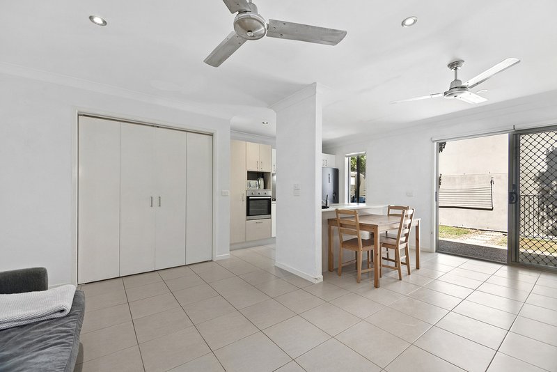 Photo - 2/15 Collingrove Circuit, Pimpama QLD 4209 - Image 2