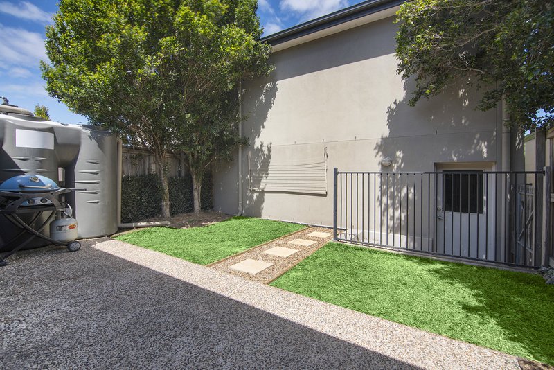 Photo - 2/15 Collingrove Circuit, Pimpama QLD 4209 - Image 8