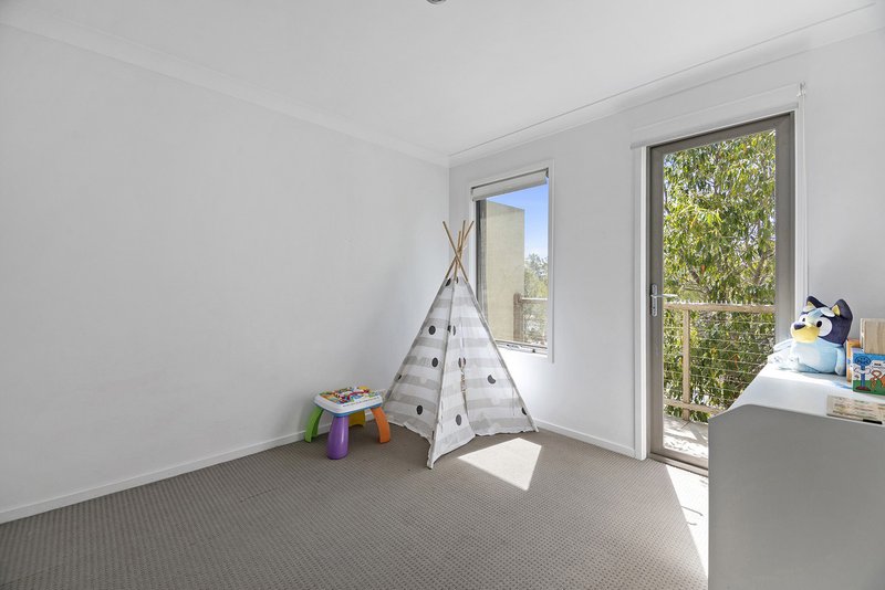Photo - 2/15 Collingrove Circuit, Pimpama QLD 4209 - Image 9