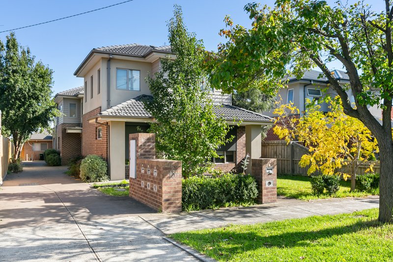 Photo - 2/15 Compton Street, Reservoir VIC 3073 - Image 2
