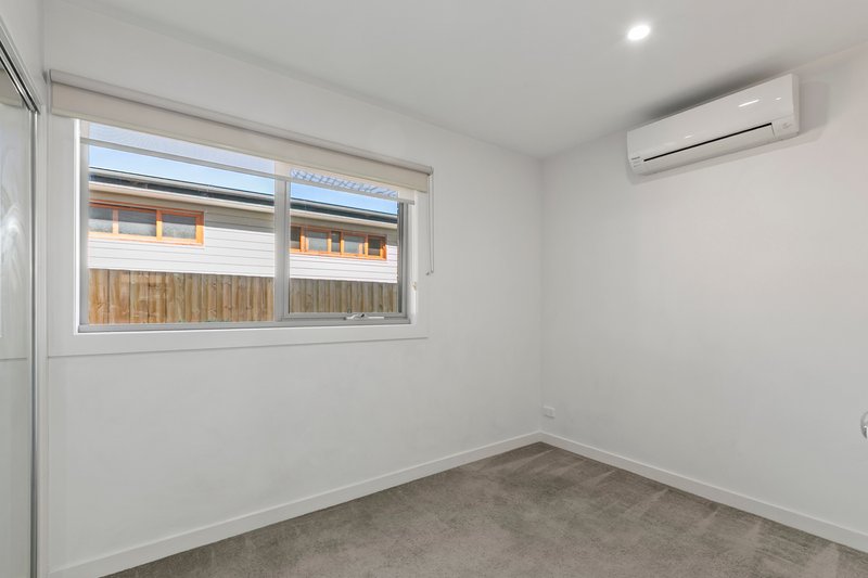 Photo - 2/15 Compton Street, Reservoir VIC 3073 - Image 8