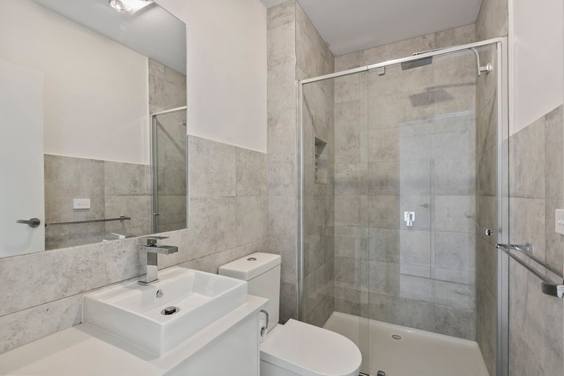 Photo - 2/15 Compton Street, Reservoir VIC 3073 - Image 9