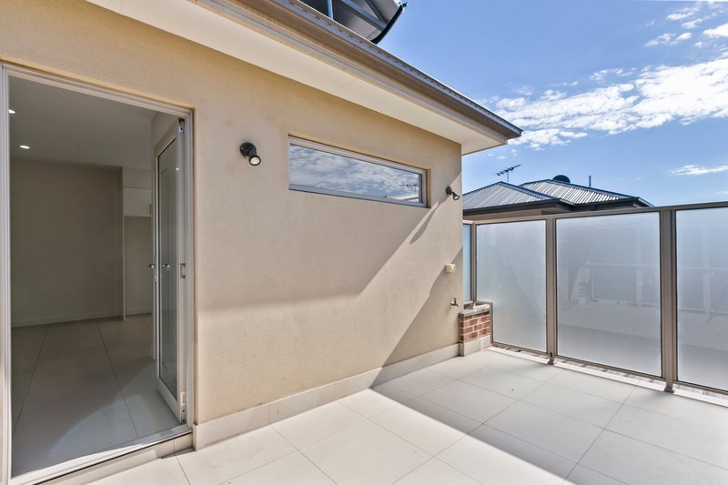 Photo - 2/15 Compton Street, Reservoir VIC 3073 - Image 10