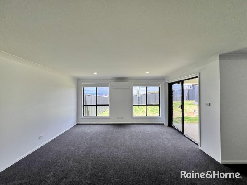 Photo - 2/15 Conway Close, North Tamworth NSW 2340 - Image 7