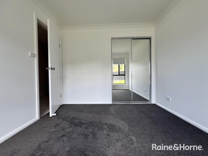 Photo - 2/15 Conway Close, North Tamworth NSW 2340 - Image 14