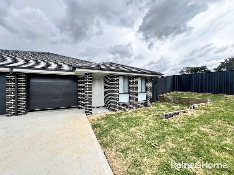 2/15 Conway Close, North Tamworth NSW 2340