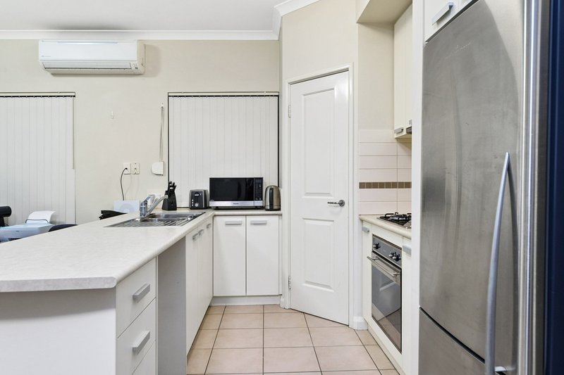 Photo - 2/15 Coogee Road, Lake Coogee WA 6166 - Image 5