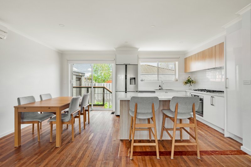 Photo - 2/15 Cooley Avenue, Macleod VIC 3085 - Image 1