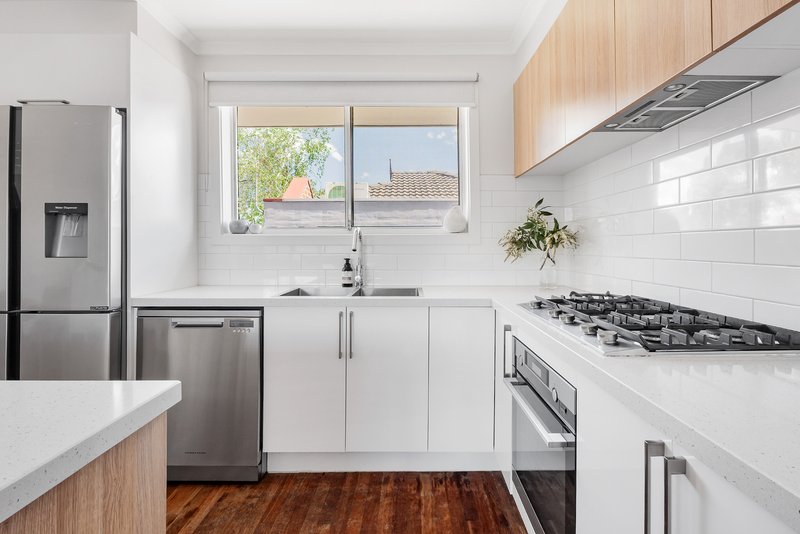 Photo - 2/15 Cooley Avenue, Macleod VIC 3085 - Image 5