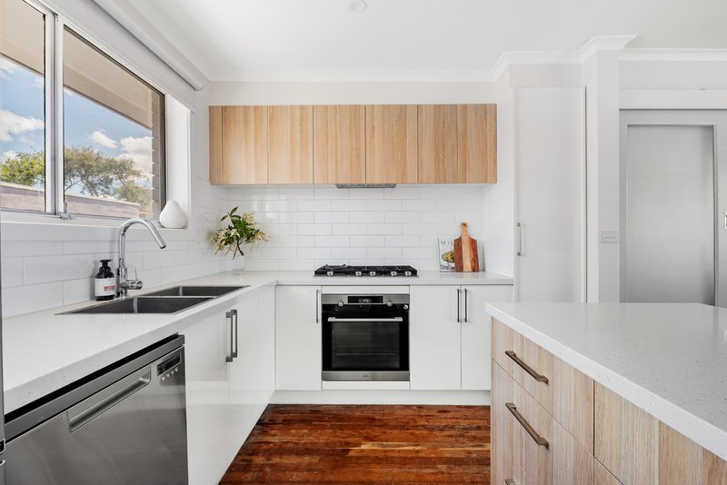 Photo - 2/15 Cooley Avenue, Macleod VIC 3085 - Image 7