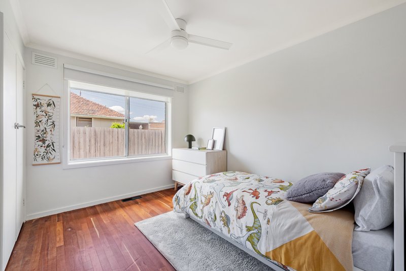 Photo - 2/15 Cooley Avenue, Macleod VIC 3085 - Image 11
