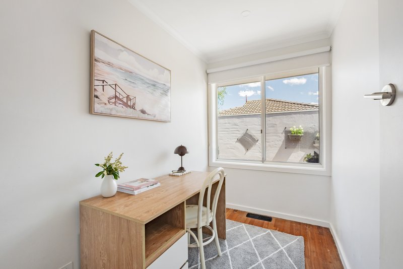 Photo - 2/15 Cooley Avenue, Macleod VIC 3085 - Image 12