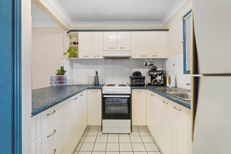 Photo - 2/15 Daisy Hill Road, Daisy Hill QLD 4127 - Image 7