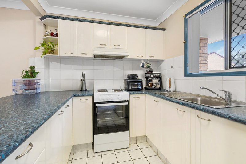 Photo - 2/15 Daisy Hill Road, Daisy Hill QLD 4127 - Image 11