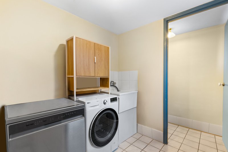 Photo - 2/15 Daisy Hill Road, Daisy Hill QLD 4127 - Image 13