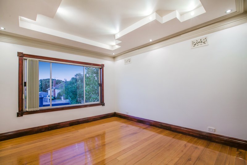 Photo - 2/15 Delaware Street, Reservoir VIC 3073 - Image 7