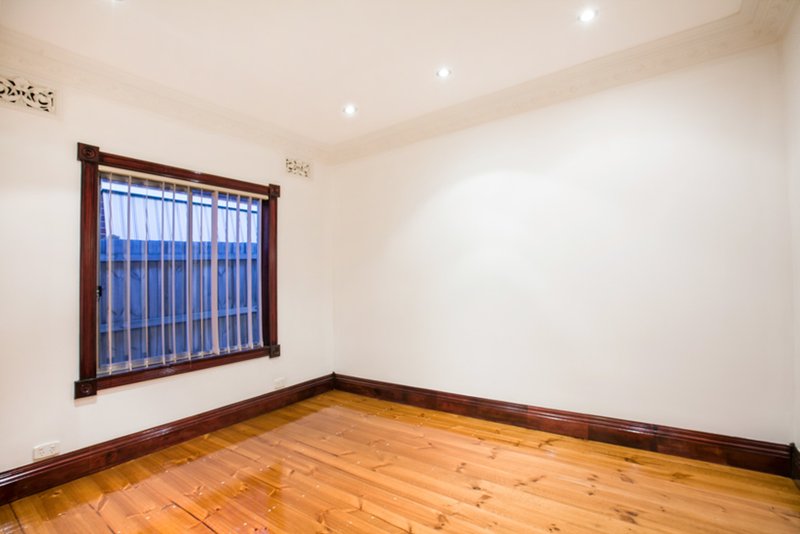 Photo - 2/15 Delaware Street, Reservoir VIC 3073 - Image 8