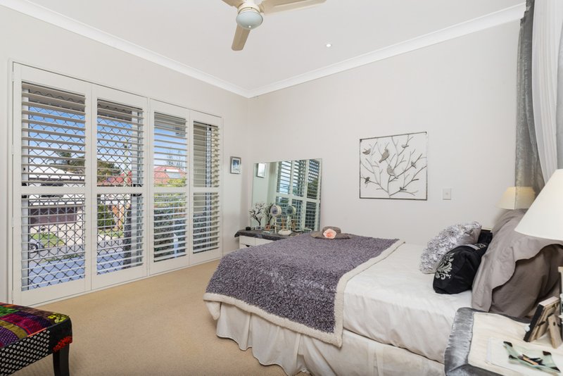 Photo - 2/15 Drayton Terrace, Wynnum QLD 4178 - Image 5