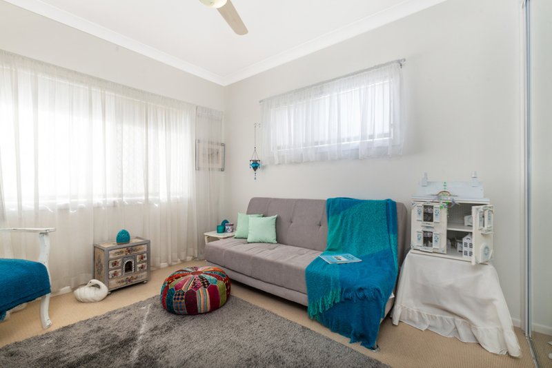 Photo - 2/15 Drayton Terrace, Wynnum QLD 4178 - Image 8