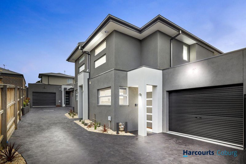 Photo - 2/15 Drina Street, Strathmore VIC 3041 - Image 1