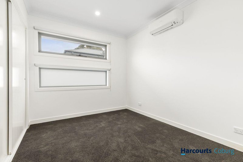 Photo - 2/15 Drina Street, Strathmore VIC 3041 - Image 5