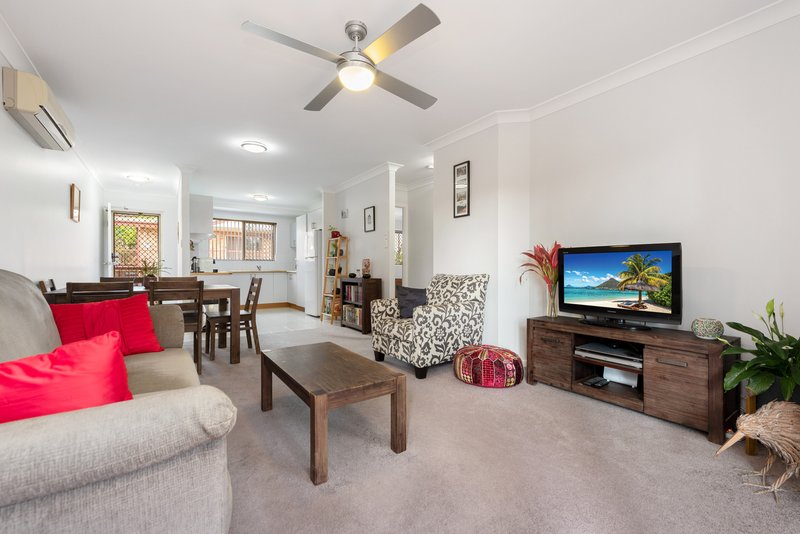 Photo - 2/15 Dunkirk Street, Gaythorne QLD 4051 - Image 2