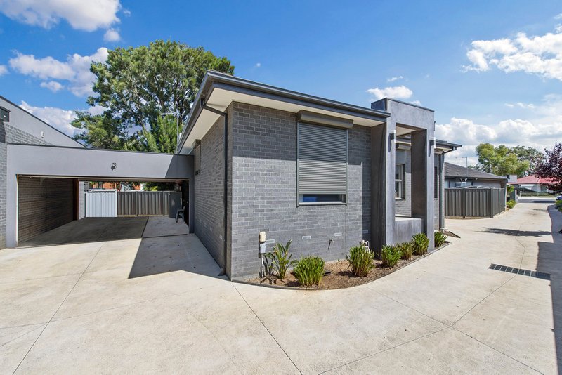 2/15 Earlsfield Court, Deer Park VIC 3023