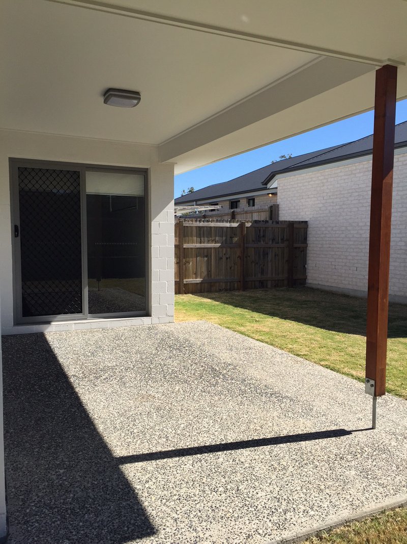 Photo - 2/15 Elizabeth Road, Griffin QLD 4503 - Image 6