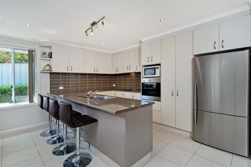 Photo - 2/15 Florence Close, Port Macquarie NSW 2444 - Image 3