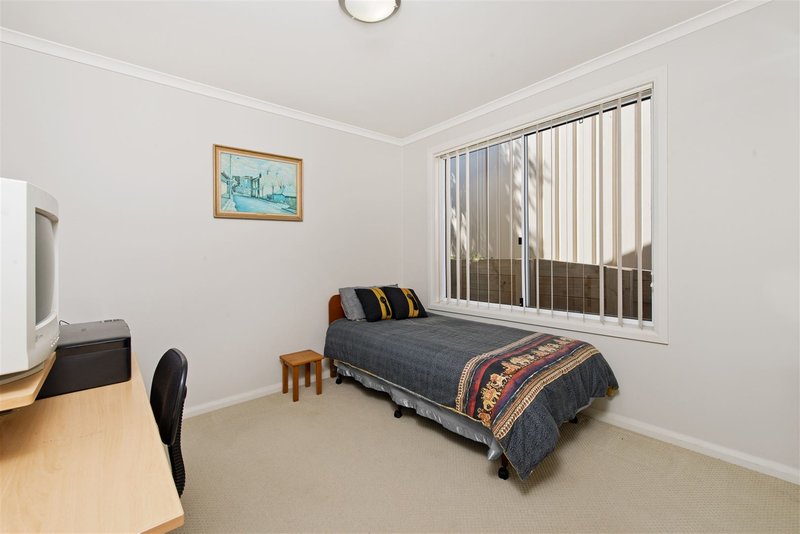 Photo - 2/15 Florence Close, Port Macquarie NSW 2444 - Image 6