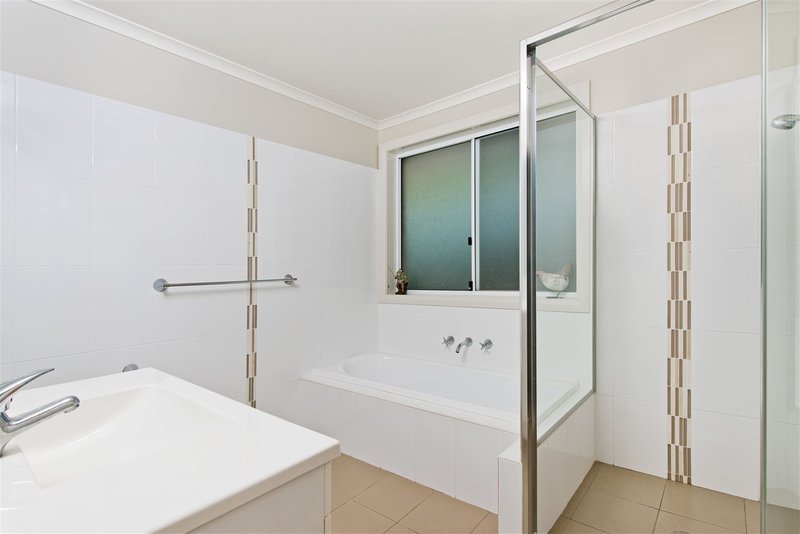 Photo - 2/15 Florence Close, Port Macquarie NSW 2444 - Image 8