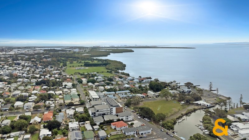 Photo - 2/15 Fox Street, Wynnum QLD 4178 - Image 17