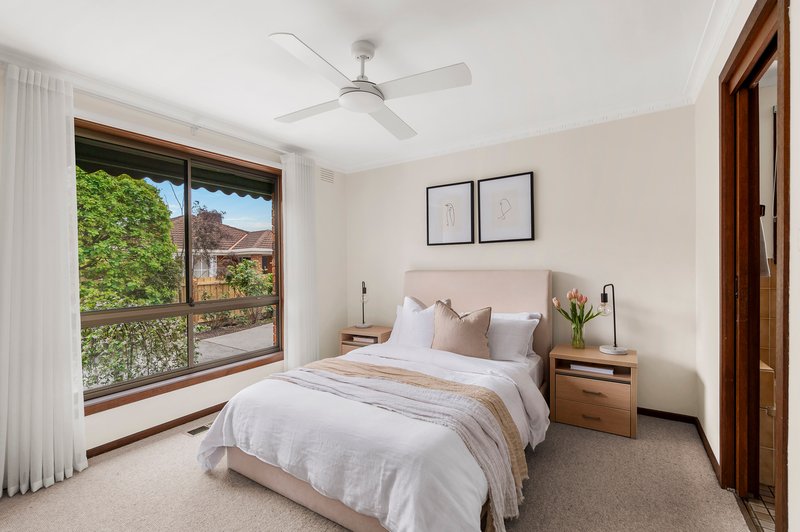 Photo - 2/15 Glen Ebor Avenue, Blackburn VIC 3130 - Image 6