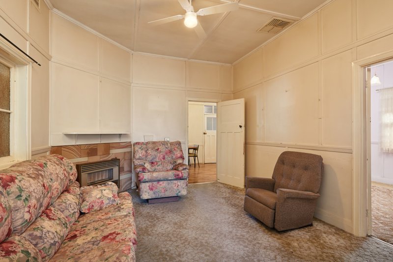 Photo - 215 Gurwood Street, Wagga Wagga NSW 2650 - Image 5