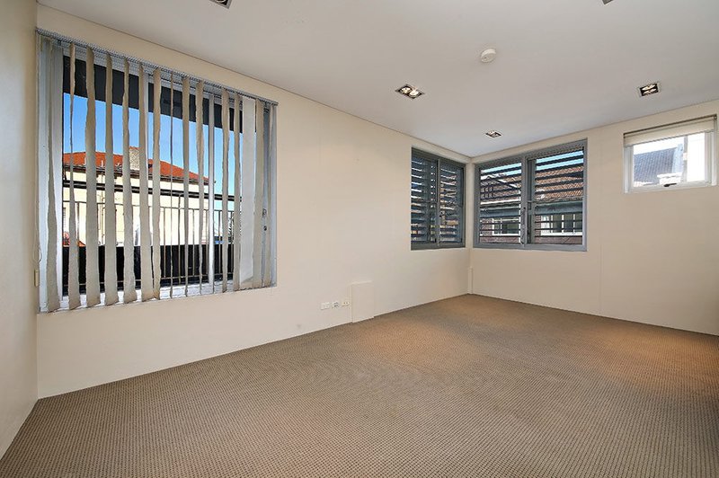 Photo - 2/15 Hall Street, Bondi Beach NSW 2026 - Image 2