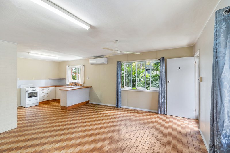 Photo - 2/15 Hall Street, Edge Hill QLD 4870 - Image 2