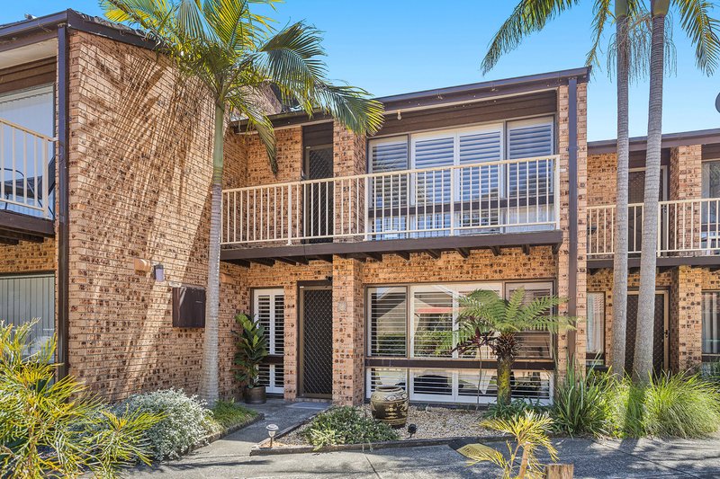 2/15 Henley Road, Thirroul NSW 2515