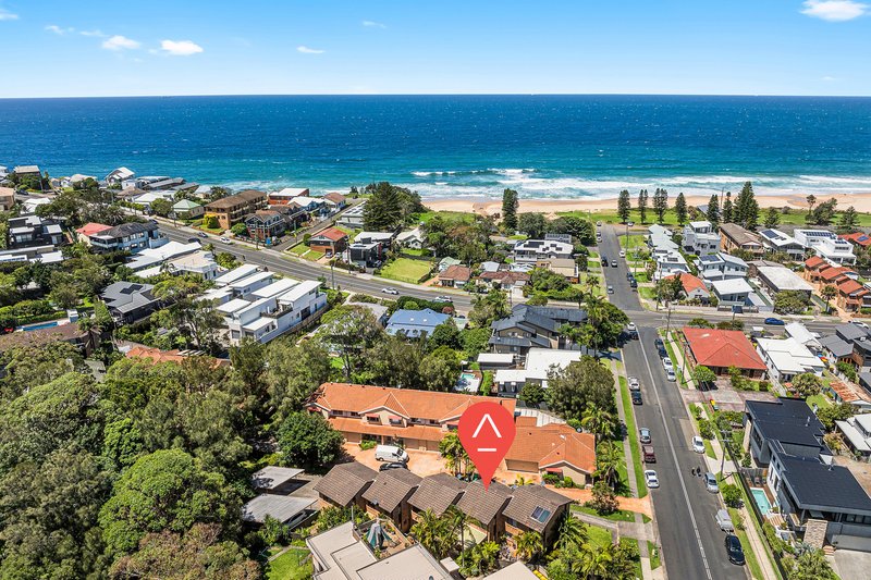 Photo - 2/15 Henley Road, Thirroul NSW 2515 - Image 2