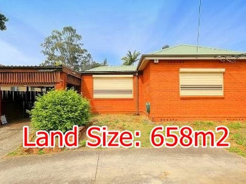 215 Henry Lawson Drive, Georges Hall NSW 2198