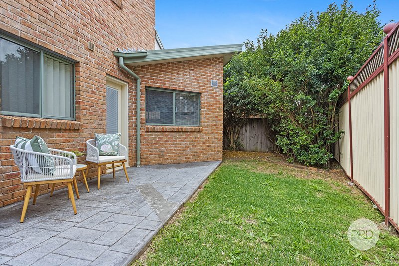 Photo - 2/15 Henry Lawson Drive, Peakhurst NSW 2210 - Image 8