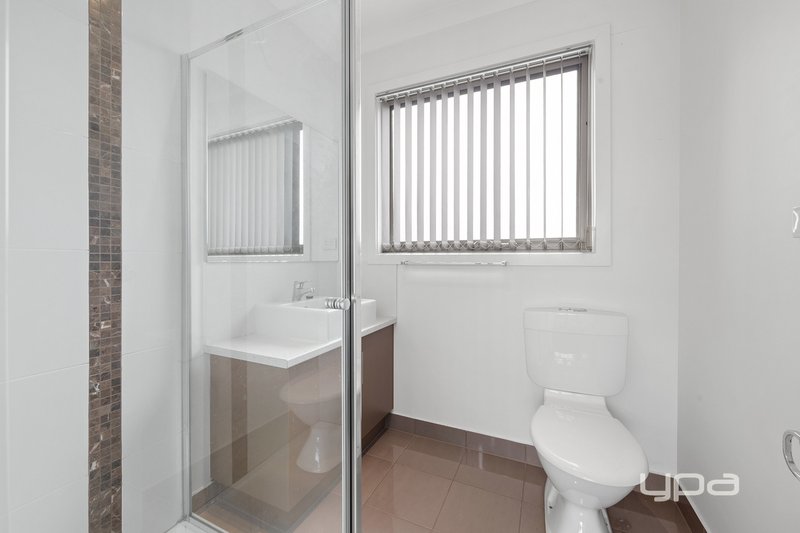 Photo - 2/15 Hertford Road, Sunshine VIC 3020 - Image 12