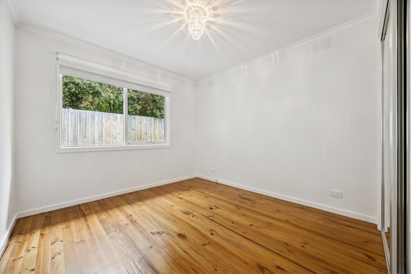 Photo - 2/15 Hillcrest Avenue, Ferntree Gully VIC 3156 - Image 4