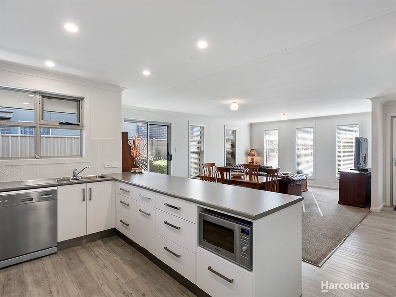 Photo - 2/15 Hortus Place, Newnham TAS 7248 - Image 5