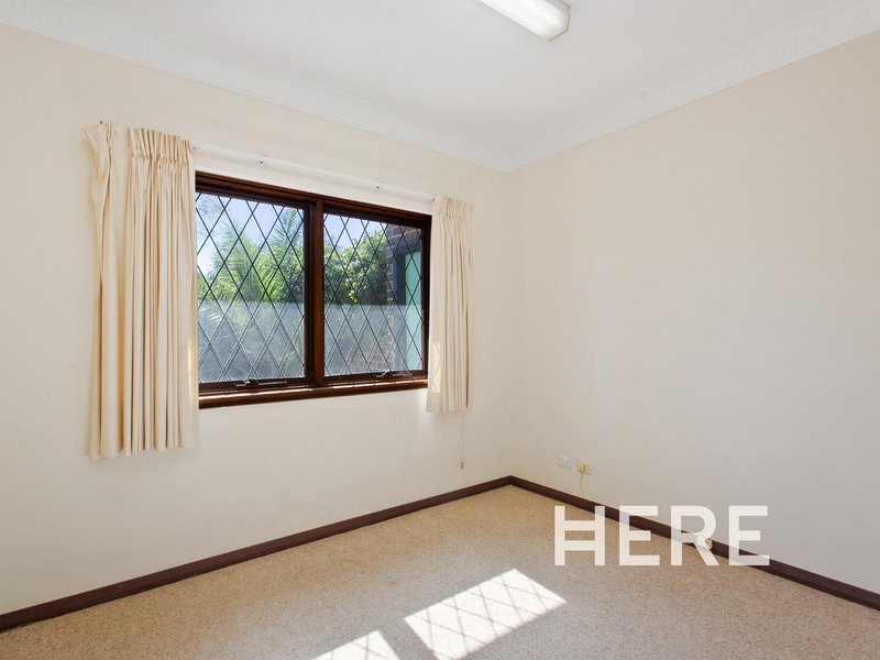 Photo - 2/15 Karoo Street, South Perth WA 6151 - Image 18