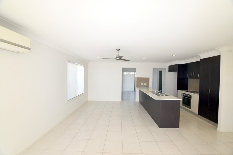 Photo - 2/15 Keeling Court, New Auckland QLD 4680 - Image 19