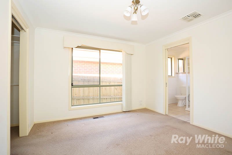 Photo - 2/15 Kenmare Street, Watsonia VIC 3087 - Image 5