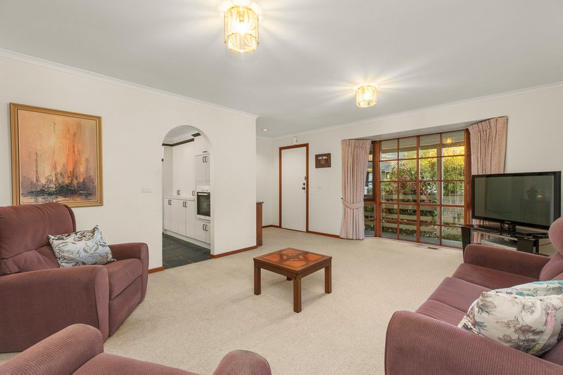 Photo - 2/15 Kirstina Road, Glen Waverley VIC 3150 - Image 6