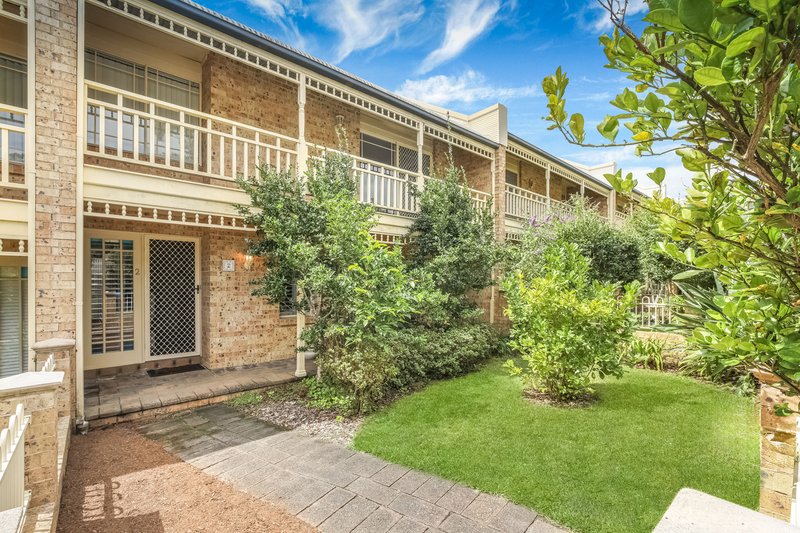 2/15 Koolang Road, Green Point NSW 2251