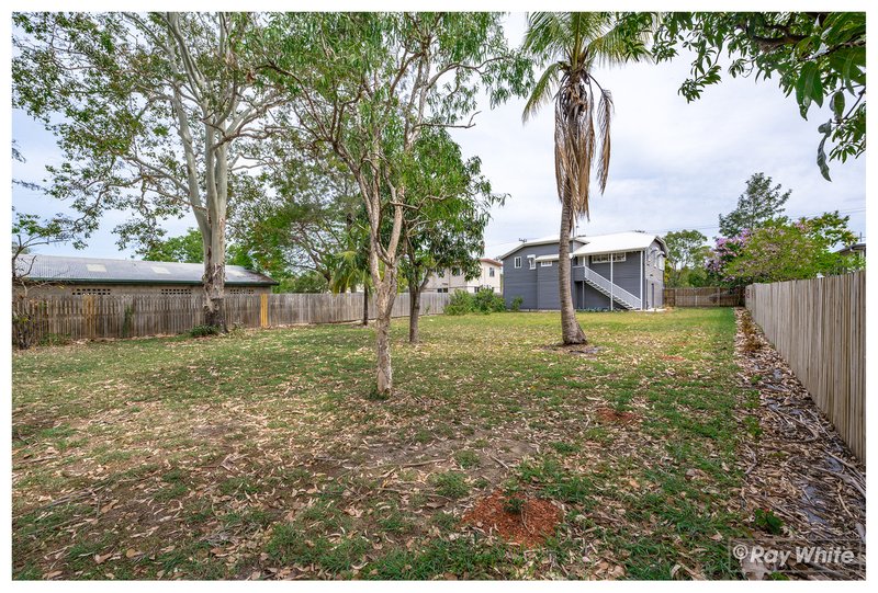 Photo - 215 Lakes Creek Road, Berserker QLD 4701 - Image 34